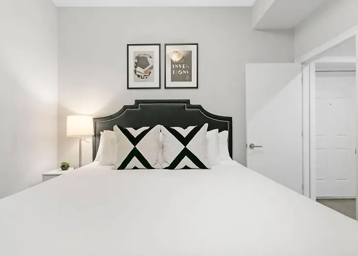 2Br Trendy Urban Apartment - Division 102W